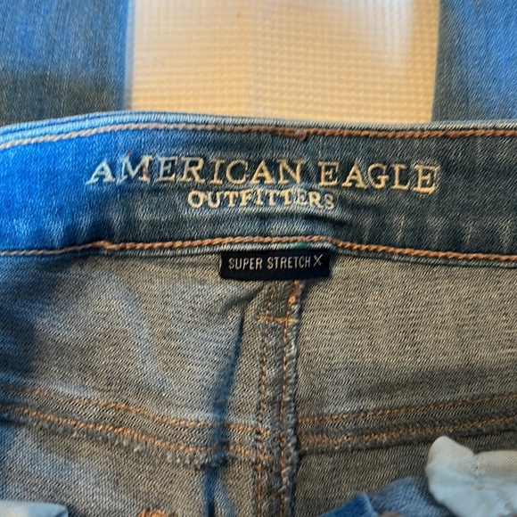 American Eagle Outfitters Woman’s Hi Rise Jegging Distressed Size 2 Regular - Picture 4 of 15